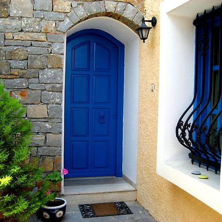 Corina Apartments Sitia  Buitenkant foto