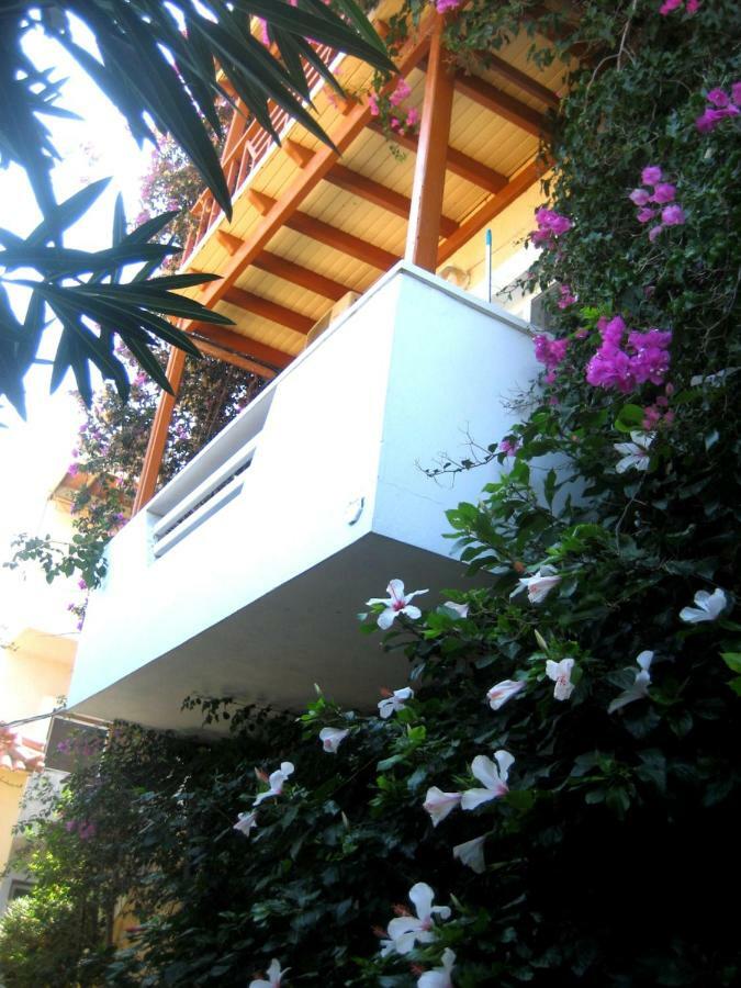 Corina Apartments Sitia  Buitenkant foto